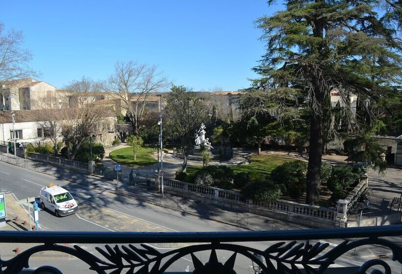 سوییت خانوادگی, Le Grand Hôtel Molière