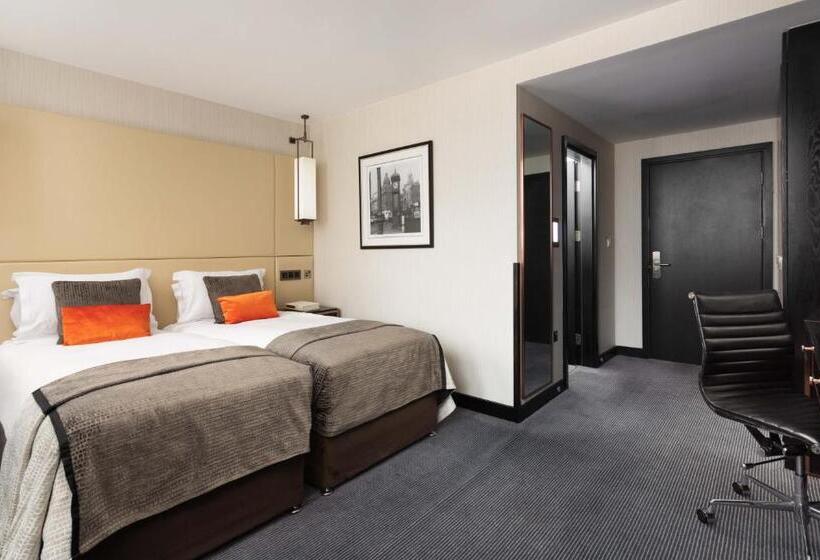 Номер Клуб, Montcalm Royal London House, London City