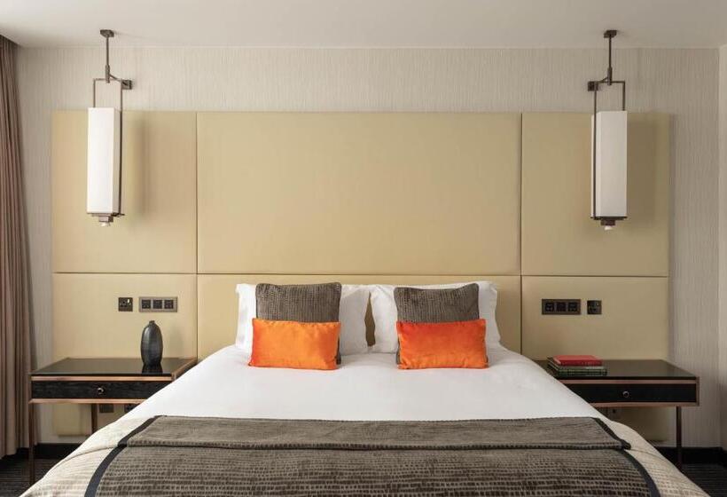 Полулюкс, Montcalm Royal London House, London City