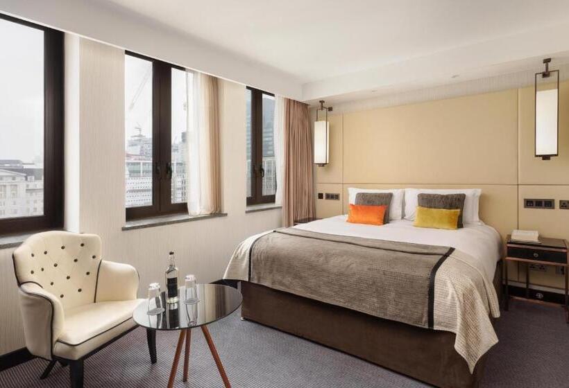 Четырехместный Номер Стандарт, Montcalm Royal London House, London City
