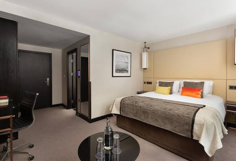 Номер Клуб, Montcalm Royal London House, London City