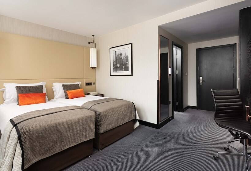 Номер Клуб, Montcalm Royal London House, London City