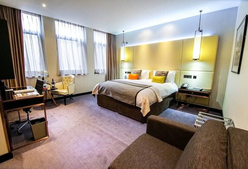 Полулюкс, Montcalm Royal London House, London City