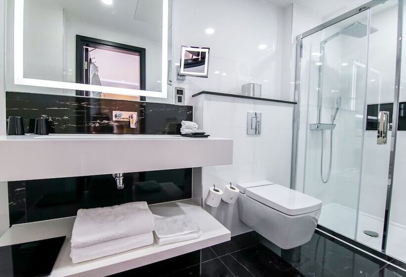 Family Suite, Montcalm Royal London House, London City