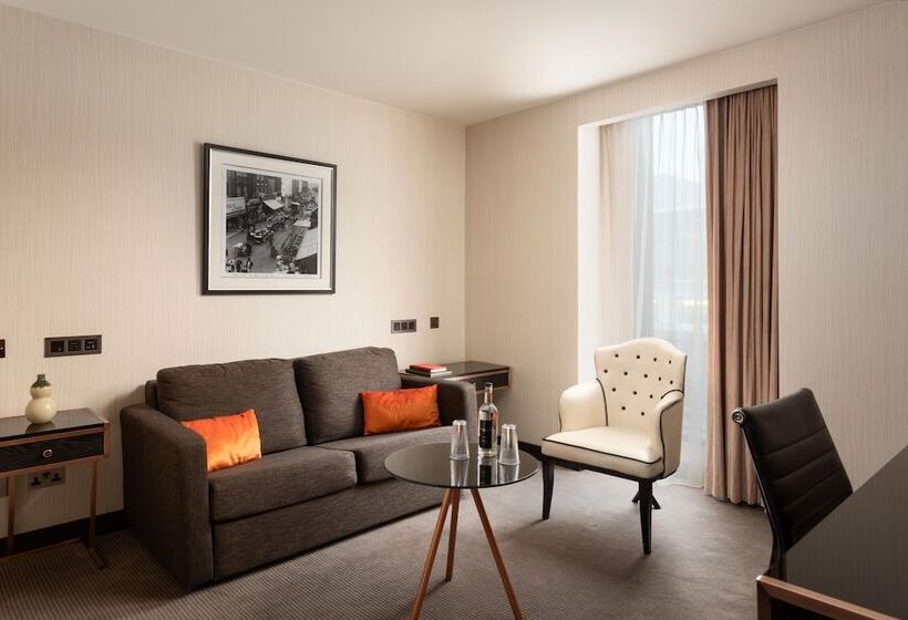 Четырехместный Номер Стандарт, Montcalm Royal London House, London City