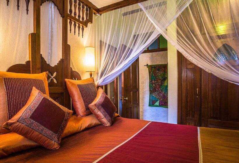 3 Bedroom Apartment, The King Post