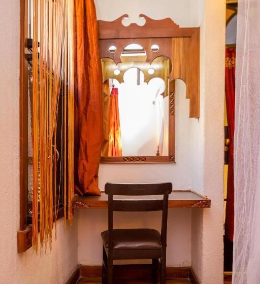 2 Bedroom Suite, The King Post
