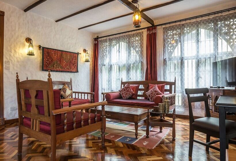 3 Bedroom Apartment, The King Post