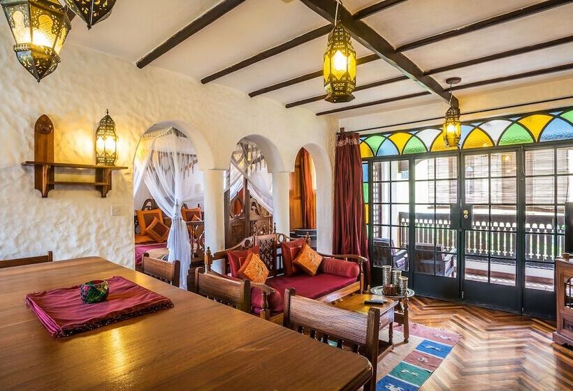 3 Bedroom Apartment, The King Post