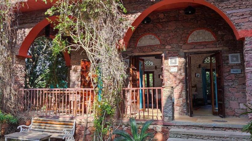 اتاق لوکس, The Secret Garden