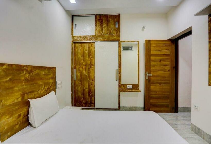 اتاق کلاسیک سه تخته, O R  Galaxy Guest House