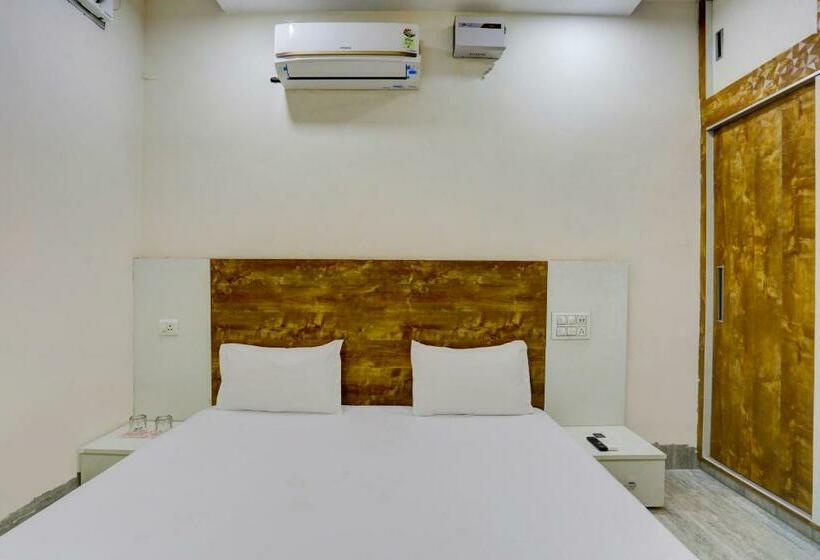 اتاق کلاسیک سه تخته, O R  Galaxy Guest House
