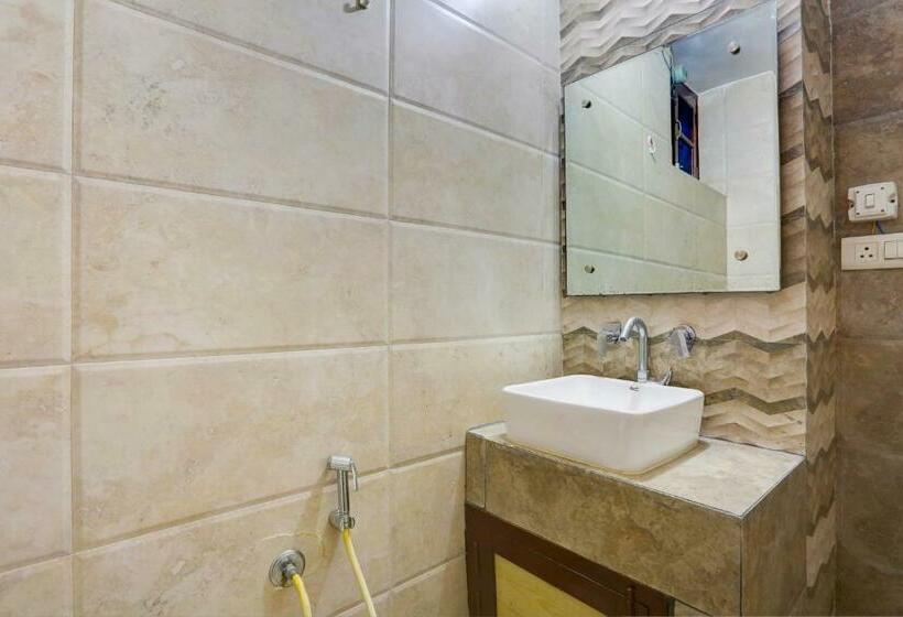 اتاق کلاسیک سه تخته, O R  Galaxy Guest House