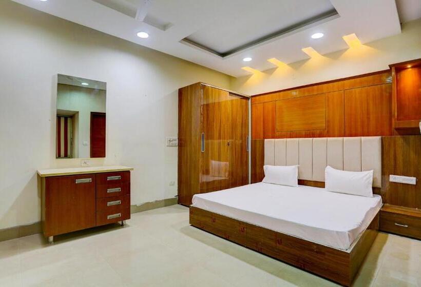 اتاق کلاسیک سه تخته, O R  Galaxy Guest House