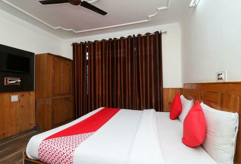트리플 클래식 룸, Oyo Flagship Hotel Aakarsh