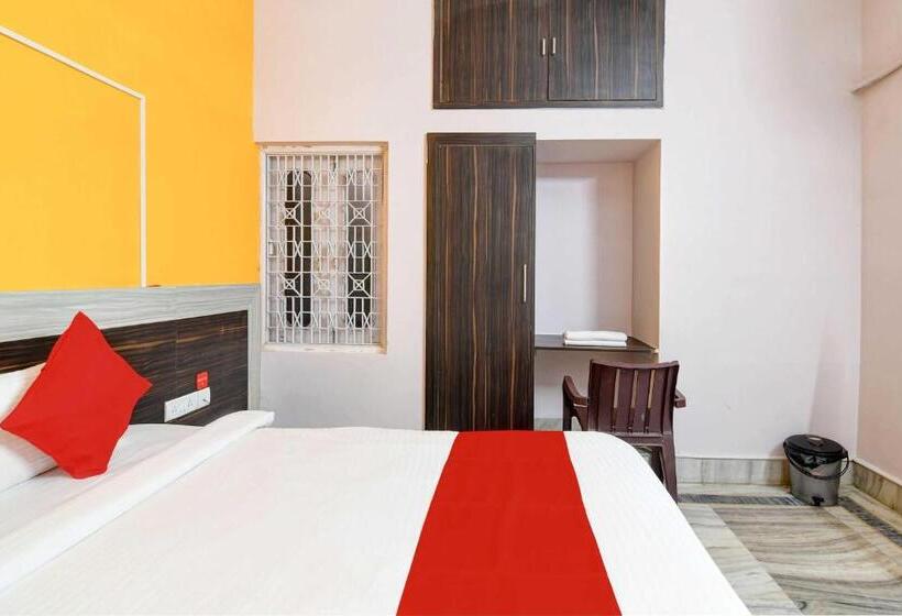 اتاق کلاسیک سه تخته, O Pramod Residency