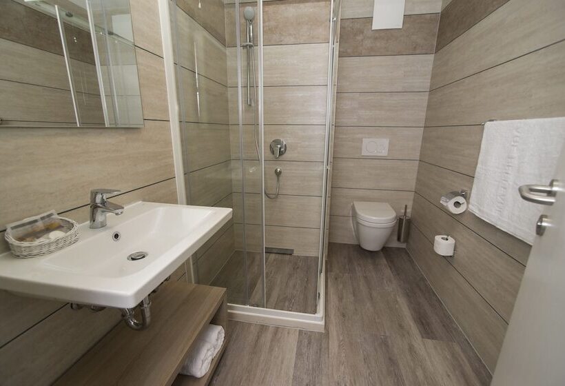 اتاق استاندارد با چشم‌انداز دریا, Hostel Sol