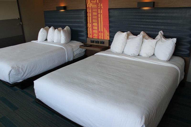 Номер Стандарт, Aloft Syracuse Inner Harbor