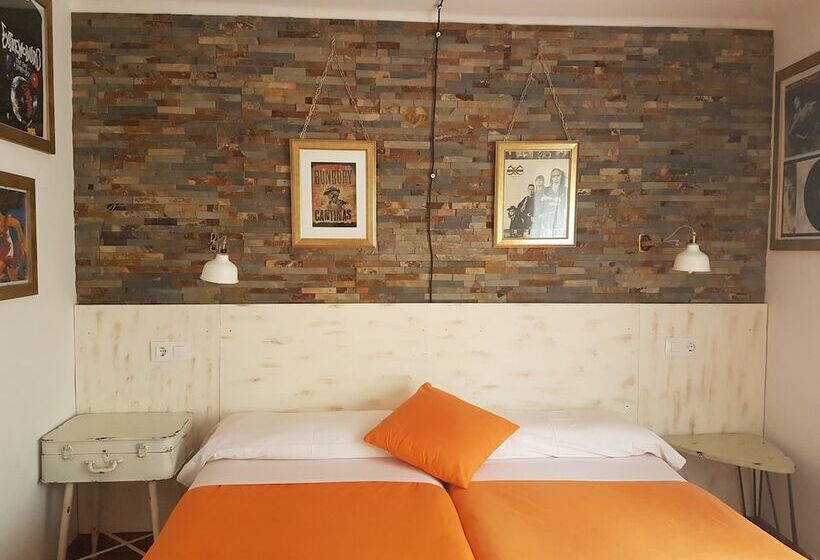 سوئیت کلاسیک, Barri Antic Hostel & Pub