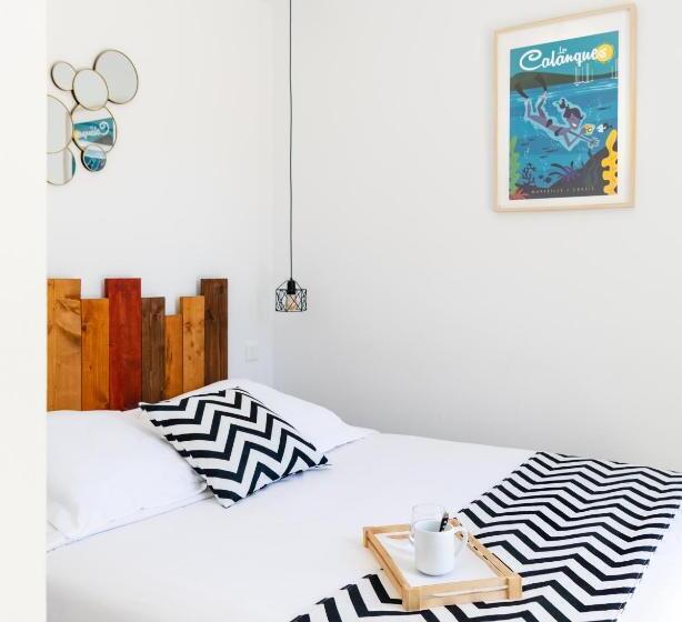 Номер Basic, Hôtel Les Volets Rouges  Cassis