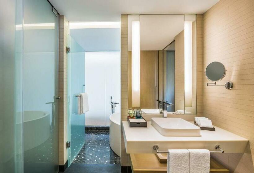 Номер Клуб, Le Meridien Qingdao West Coast