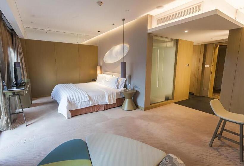Номер Клуб Кровать Кинг, Le Meridien Qingdao West Coast