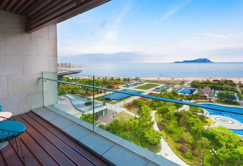 Номер Клуб Кровать Кинг, Le Meridien Qingdao West Coast