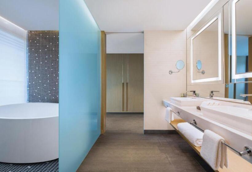 Люкс Кровать Кинг, Le Meridien Qingdao West Coast