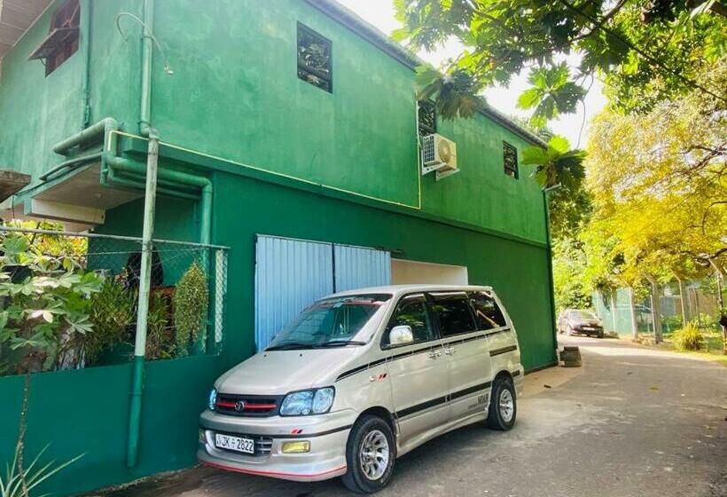 Apartamento 1 Dormitório com Sacada, Antonio Transit Katunayake