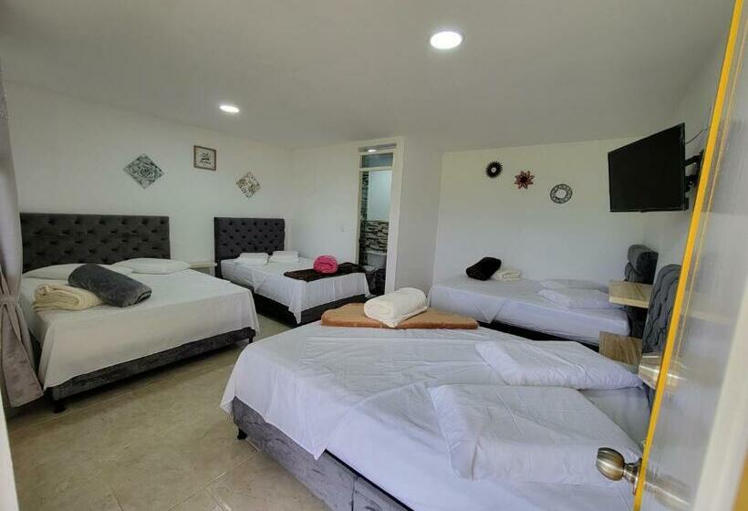 家庭间, Casona Hotel La Divisa