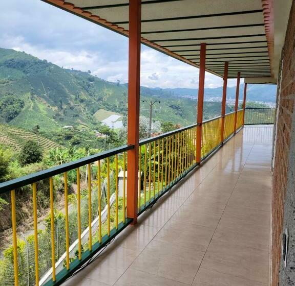 家庭间, Casona Hotel La Divisa