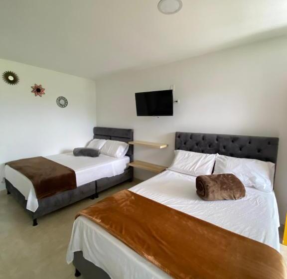 家庭间, Casona Hotel La Divisa