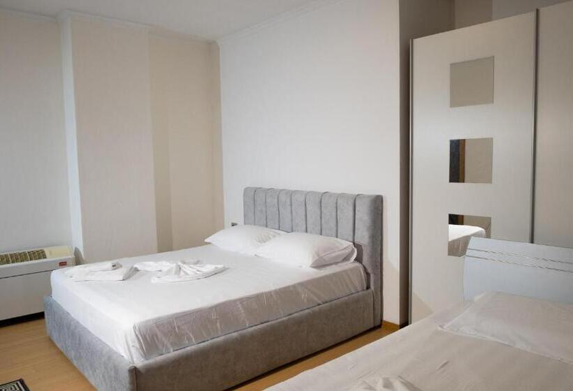 豪华三人间, Albjona Guesthouse