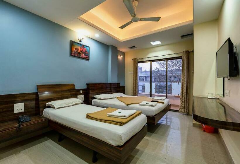 Номер Стандарт Трехместный, Radhakrishna Couple Friendly