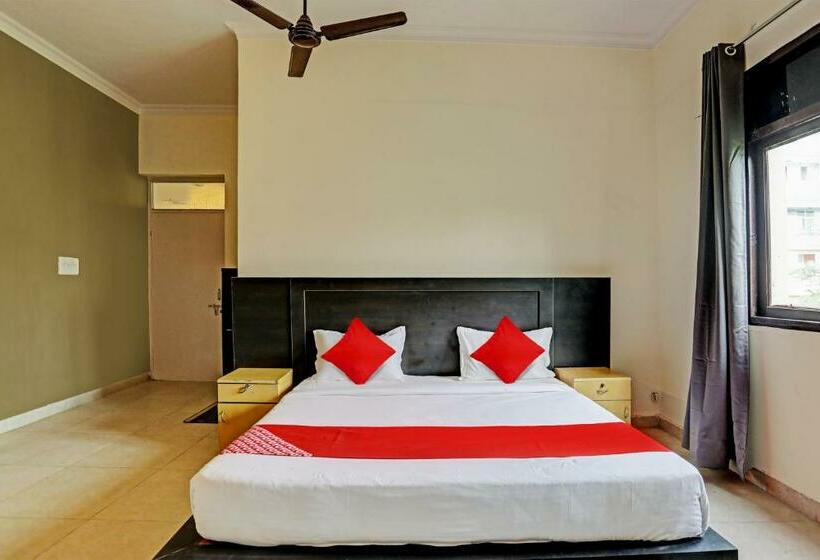 Трехместный Номер Классика, Oyo Flagship Hotel Jagdambey Residency