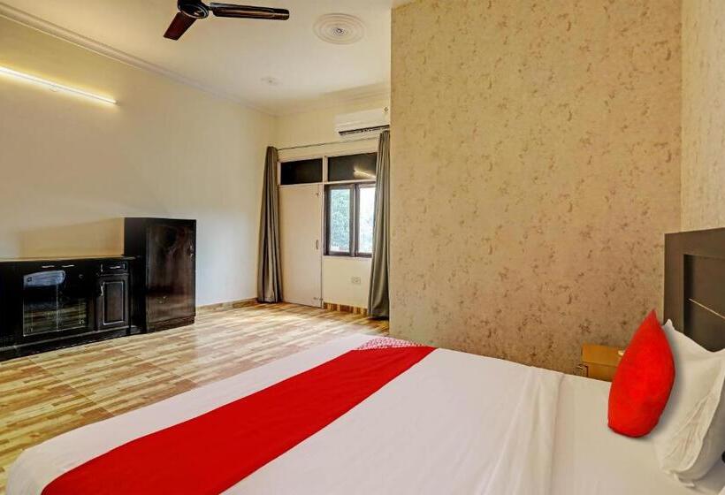 Трехместный Номер Классика, Oyo Flagship Hotel Jagdambey Residency