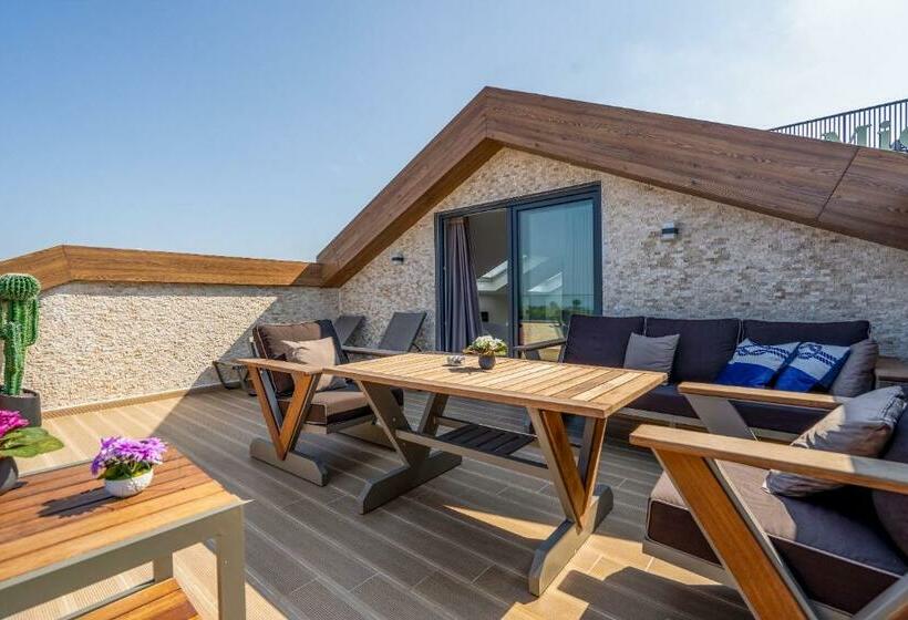 اتاق استاندارد با تراس, La Miel Suites