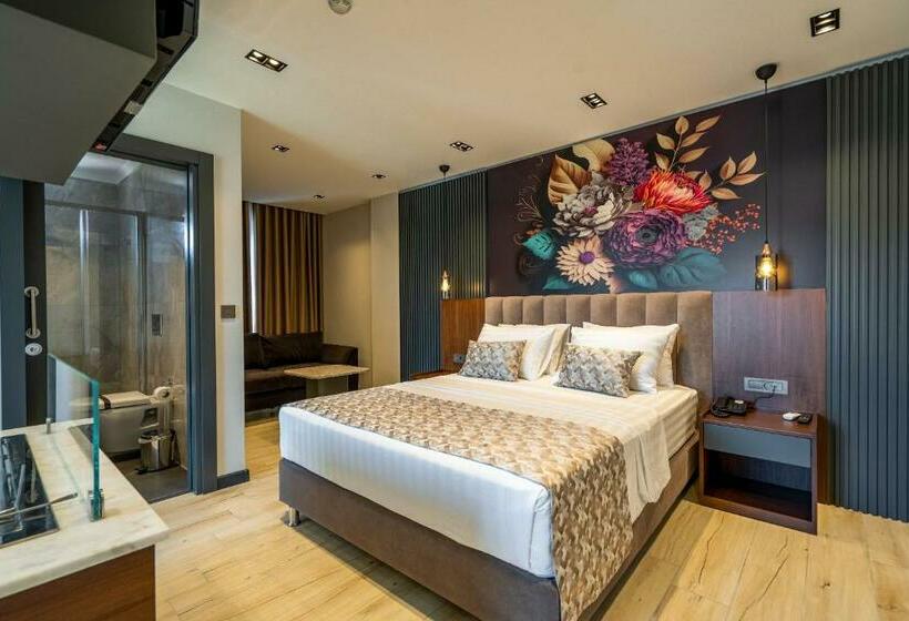 اتاق لوکس با بالکن, La Miel Suites