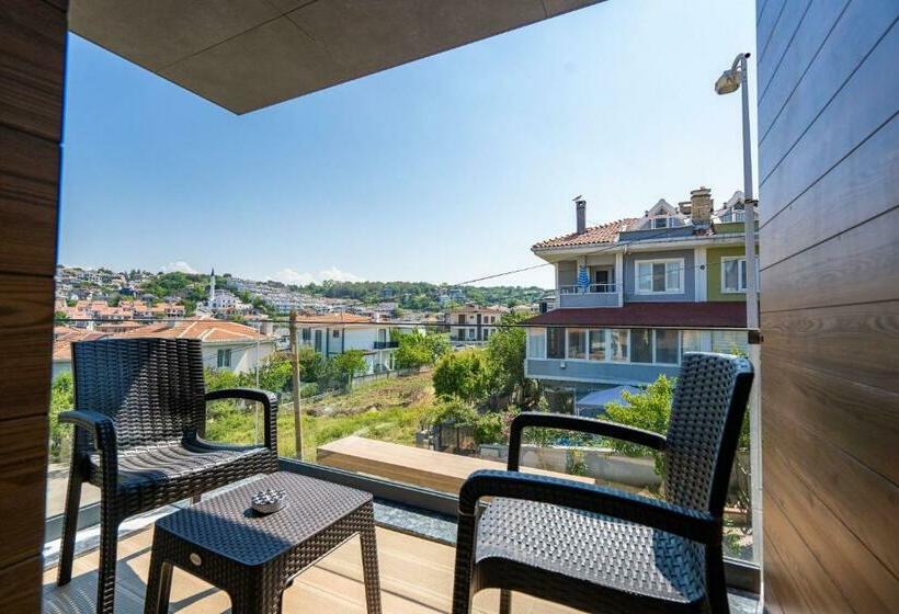 اتاق لوکس با بالکن, La Miel Suites