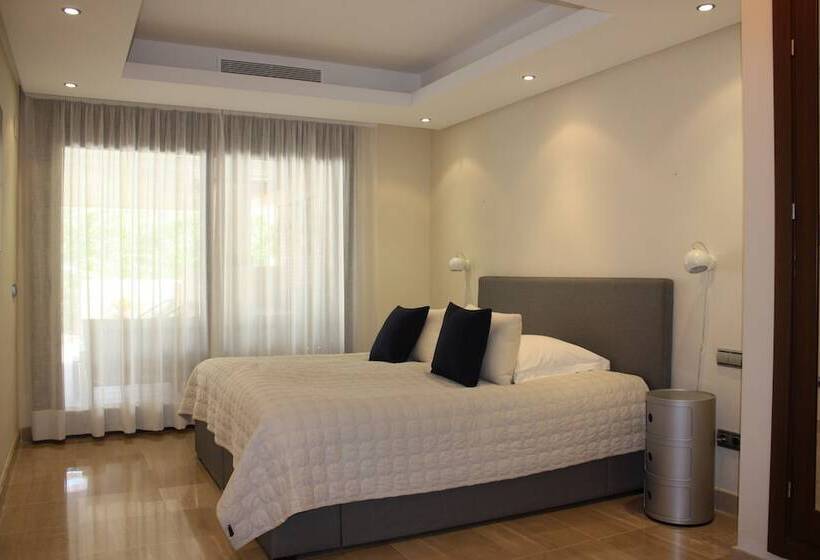 Апартаменты 2 Спальни с Бассейном, Bahía Boutique Apartments