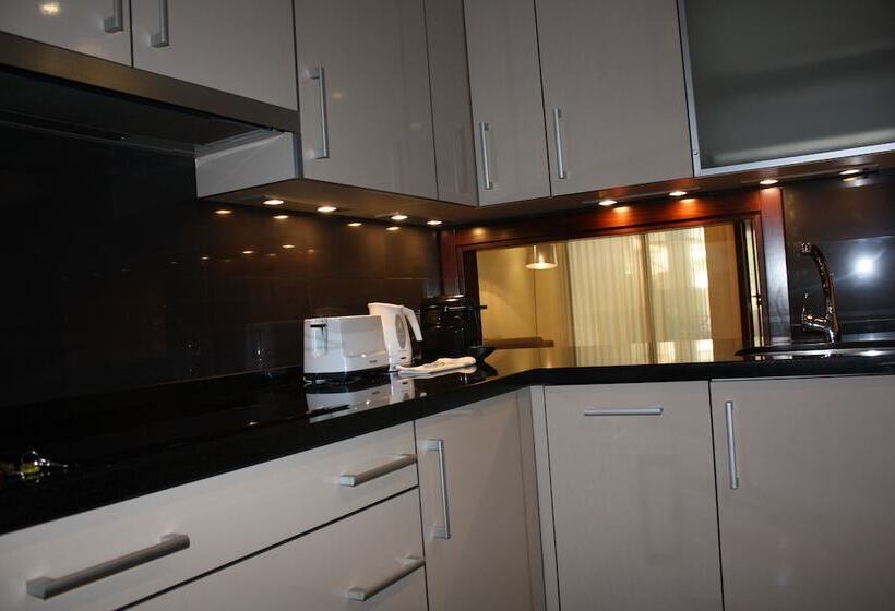 Апартаменты 2 Спальни с Бассейном, Bahía Boutique Apartments