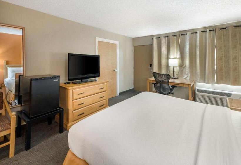 장애인을 위한 스위트, Pearl On The Concho Surestay Collection By Best Western