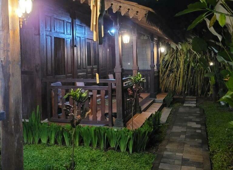 Семейный Номер, La Tavisa Hotel Borobudur