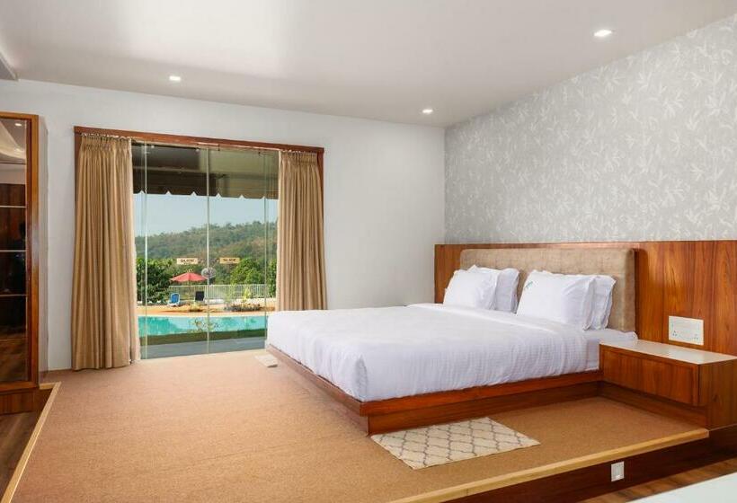 Люкс Премиум, Urmilaa Green County Resort 35 Km From Kolhapur