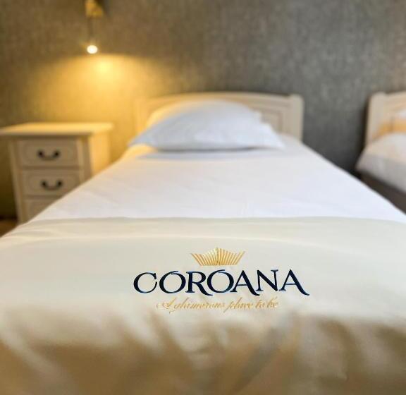 اتاق اکونومی, Coroana