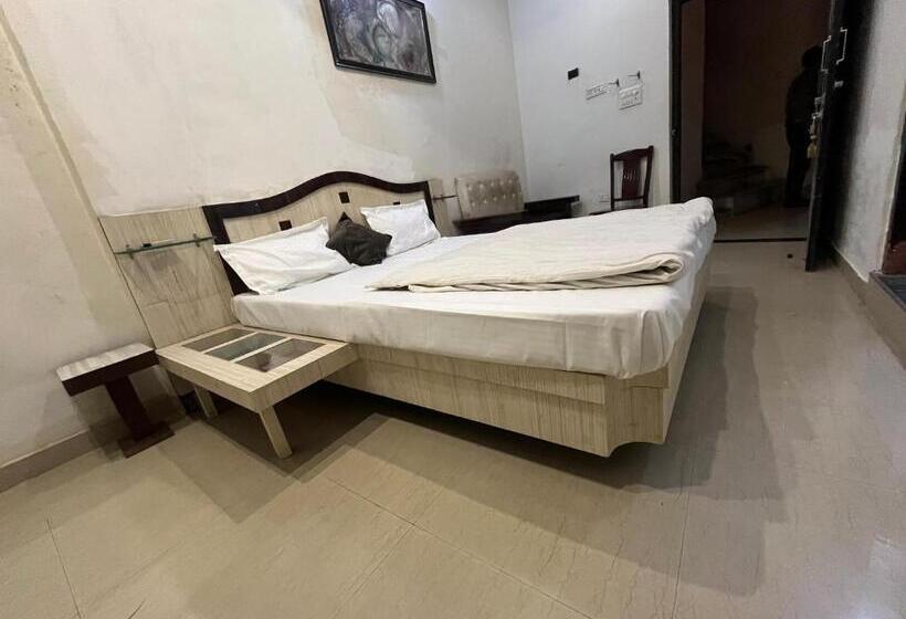 带大床的标准间, Nirvana Rooftop