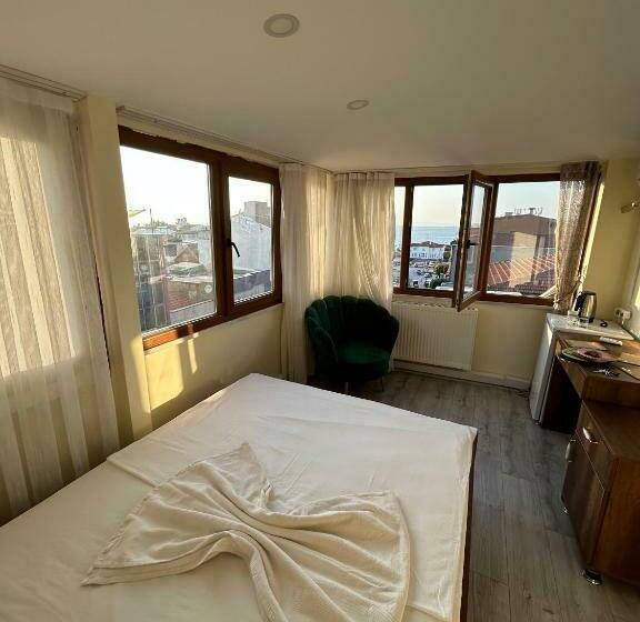 اتاق لوکس با چشم‌انداز دریا, Naval Hotel Yalova