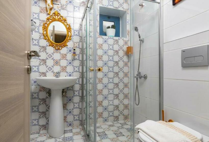 Quarto Estandar, Lamur
