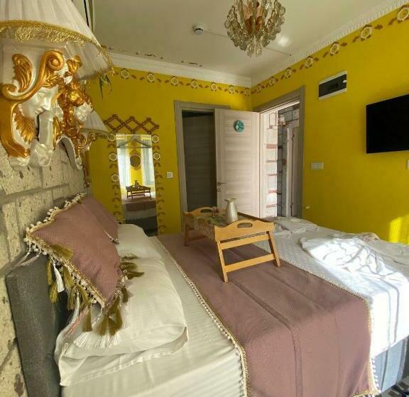 Quarto Deluxe, Lamur