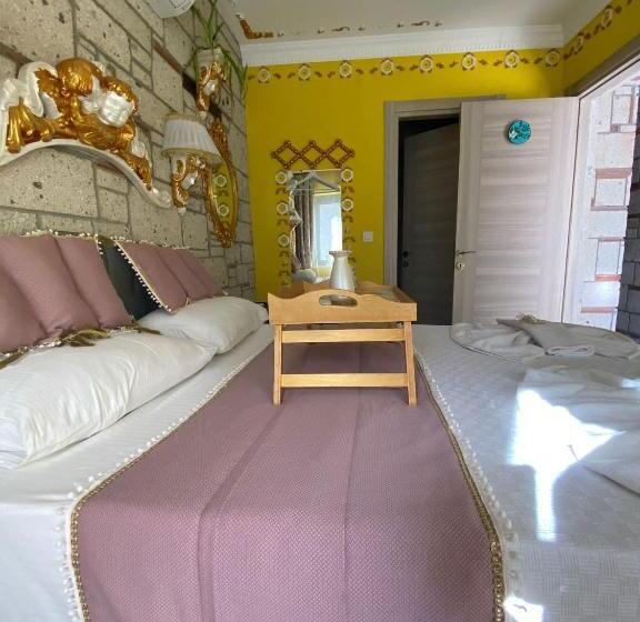 Quarto Estandar, Lamur